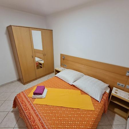 Apartmani Smiljanic Starigrad Paklenica Værelse billede