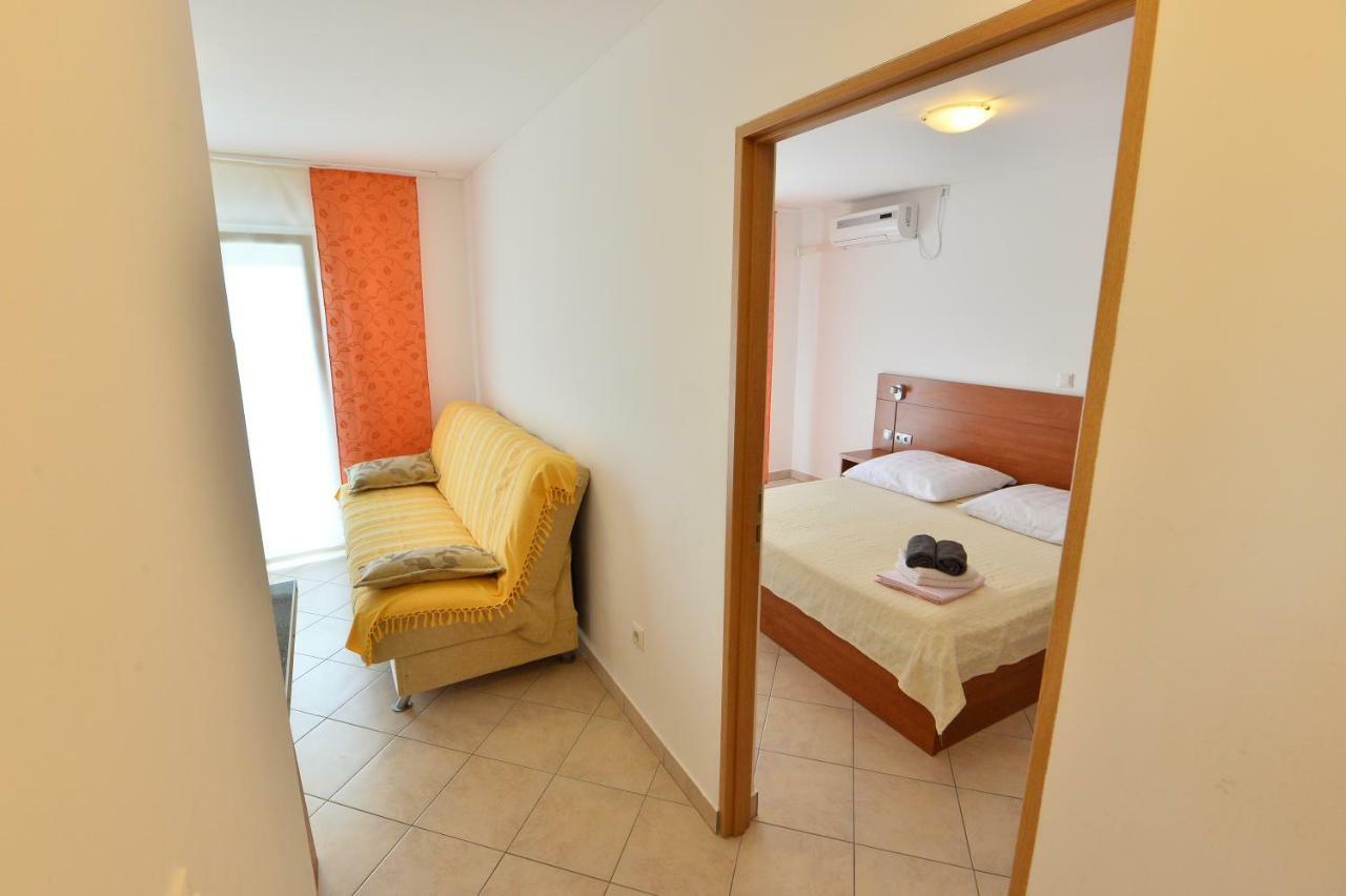 Apartmani Smiljanic Starigrad Paklenica Eksteriør billede