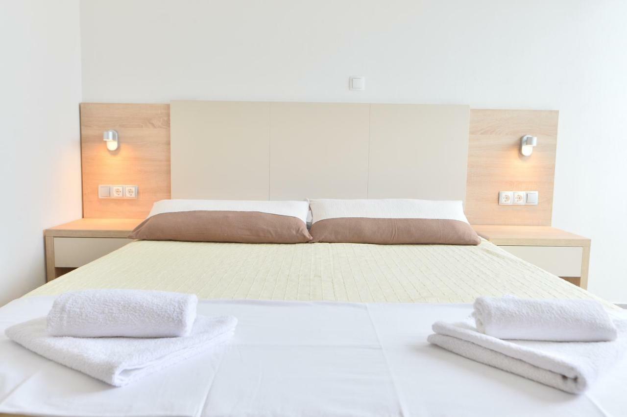 Apartmani Smiljanic Starigrad Paklenica Eksteriør billede